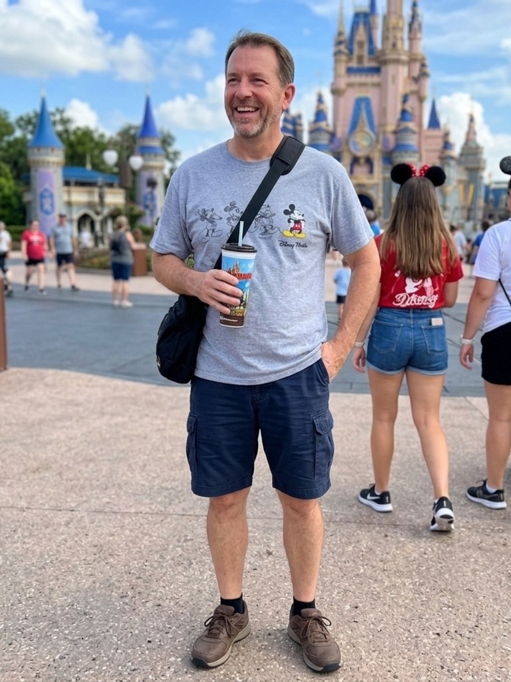 Disney Parks Embroidered Mickey Mouse Gray Tee Size Large